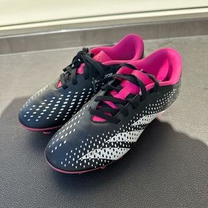 Adidas girls predator accuracy 4 soccer cleats size 1.5